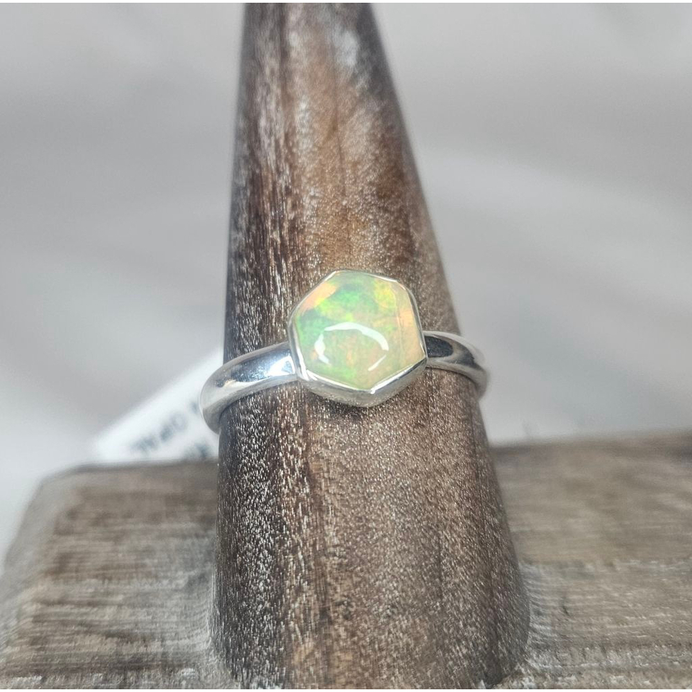 Natural Ethiopian Welo Opal Hexagon Ring | 1.5 Carats, Solid Silver NWT - Picture 3 of 9